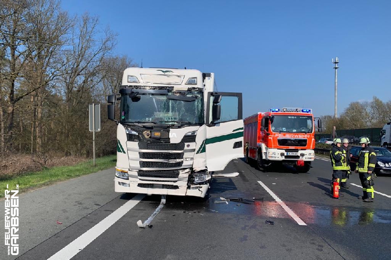 hm2 - Person eingeklemmt groß hm2 - Person eingeklemmt groß